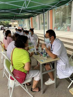 醫(yī)幼及場館服務中心組織開展慶祝建黨100周年大型義診活動